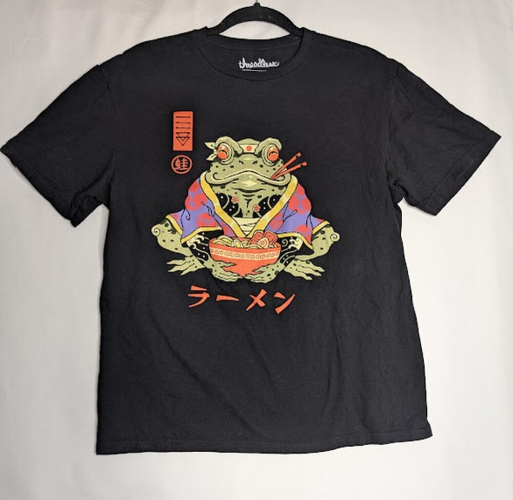 THREADLESS BRAND Japanese Ramen Frog Print Casual T-Shirt Vincent Trinidad Sz M